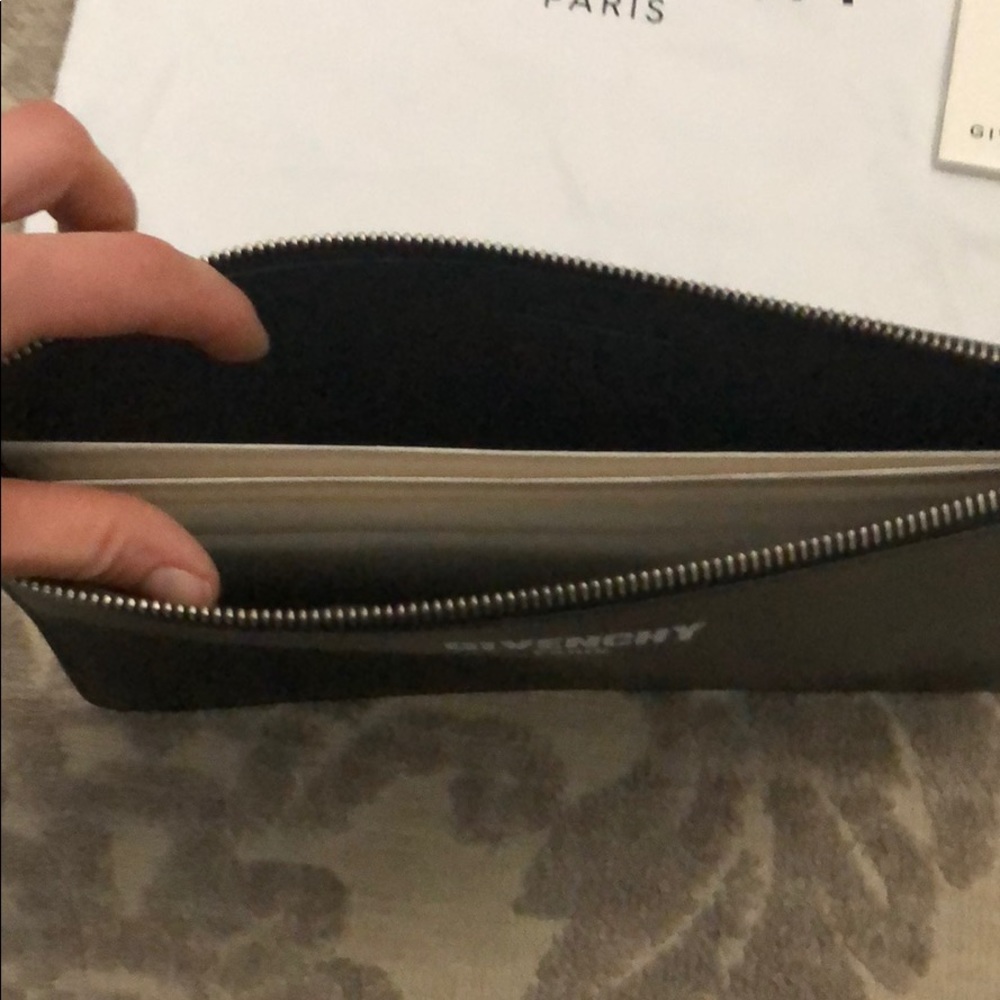 NEW Givenchy black zippered clutch bag - Picture 5 of 9